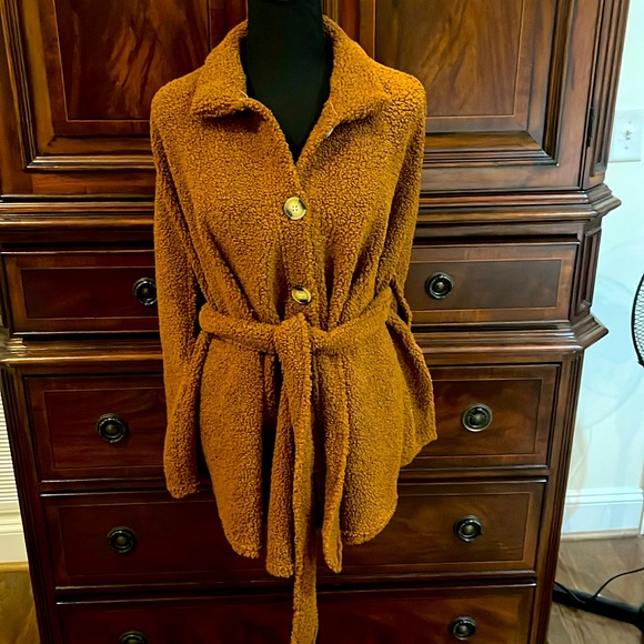 Vince Camuto Jackets & Blazers - NWT- Vincent Camuto Amazingly Soft Camel Wrap/ removable belt /tortoise buttons